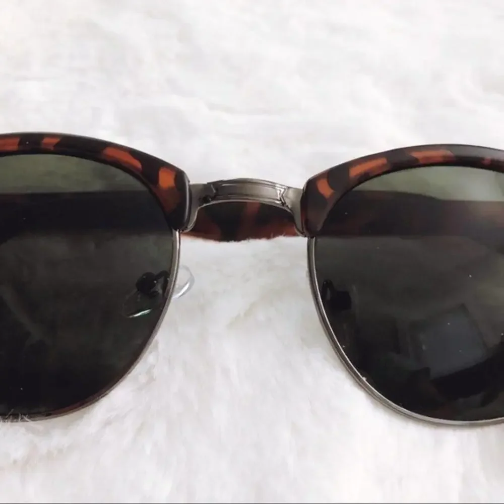 Harris Print & Black Horn Rimmed Sunglasses